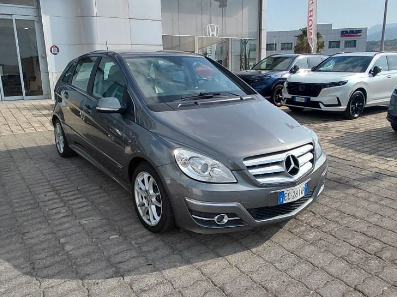 Mercedes-Benz B 200 Classe B - T245 cdi Premium - 5 - Mag Motors Mercedes-Benz B 200 Classe B – T245 cdi Premium