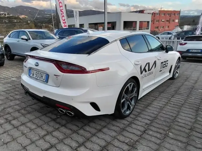 Kia Stinger Stinger 3.3 t-gdi GT awd 366cv auto my18