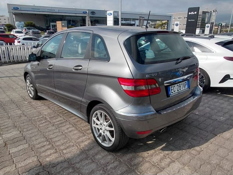 Mercedes-Benz B 200 Classe B - T245 cdi Premium - 1 - Mag Motors Mercedes-Benz B 200 Classe B – T245 cdi Premium